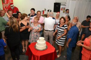 Santos proporciona comemoração para os aniversariantes