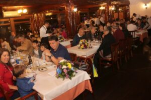 Petrópolis promoveu jantar para celebrar o final de ano